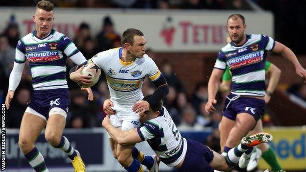 Kevin Sinfield takes on Bradford Bulls