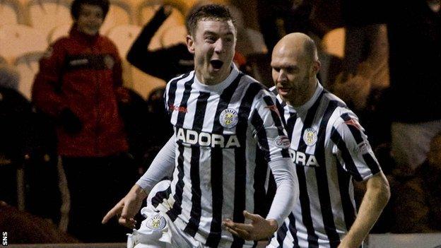 Paul Dummett playing for St Mirren