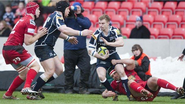 Dwayne Peel in action for Sale Sharks versus the Scarlets