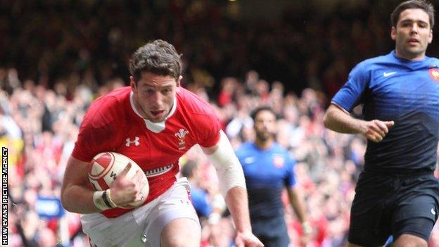 Alex Cuthbert scoring against France in 2012