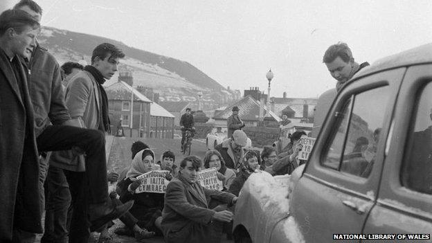 The Trefechan bridge protest in 1963