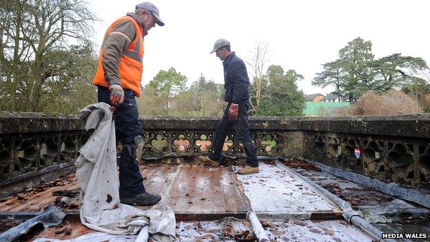 Insole Court porch roof stripped of lead