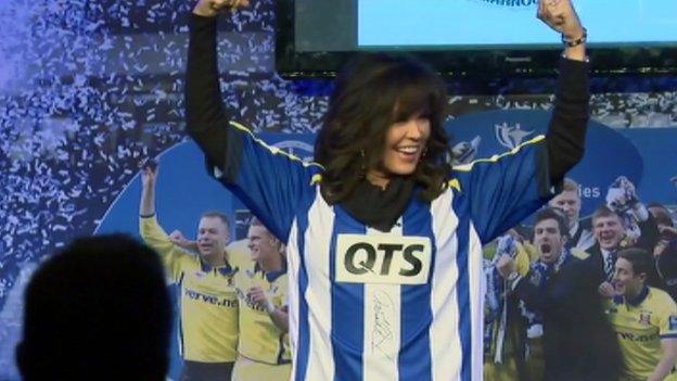 Marie Osmond wore a Kilmarnock football strip to sing Paper Roses