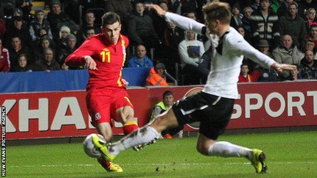 Gareth Bale scores for Wales against Austria.