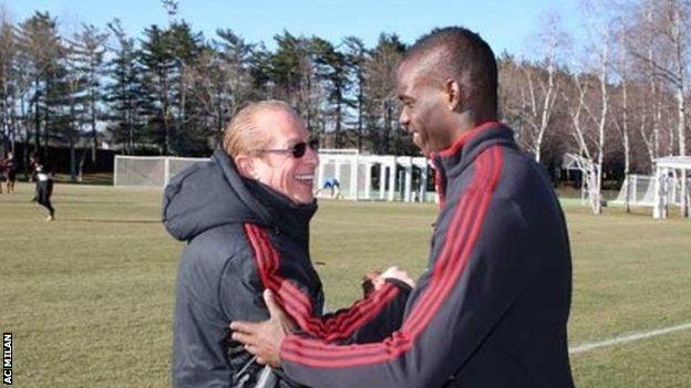 Mario Balotelli meets with Paolo Berlusconi