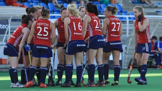 England women's hockey team huddle up in South Africa