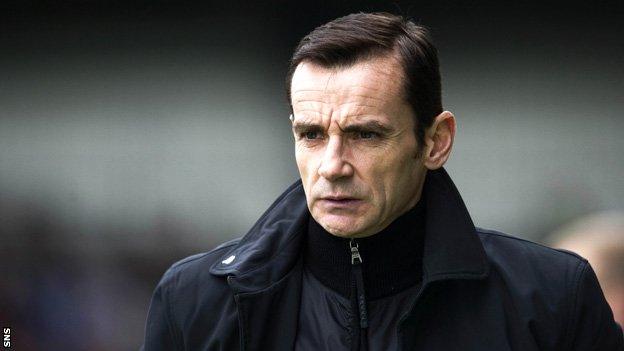 St Mirren manager Danny Lennon