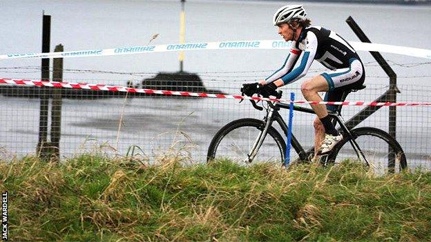 Rab Wardell on his way to winning Dig in at the Dock in Bo'ness