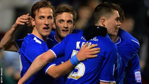 Harry Kane celebrates his Leicester goal