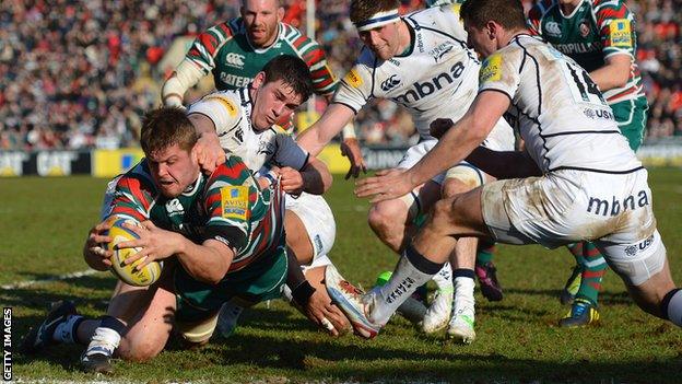 Ed Slater scores a try for Leicester Tigers against Sale Sharks