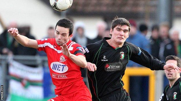 Neil McCafferty of Portadown and Glentoran's Jimmy Callacher