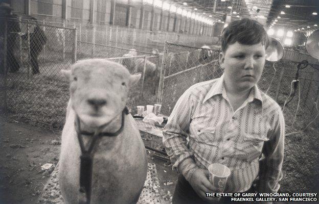 Garry Winogrand, Fort Worth, Texas, 1975; gelatin silver print; Collection SFMOMA, gift of Dr. Paul Getz