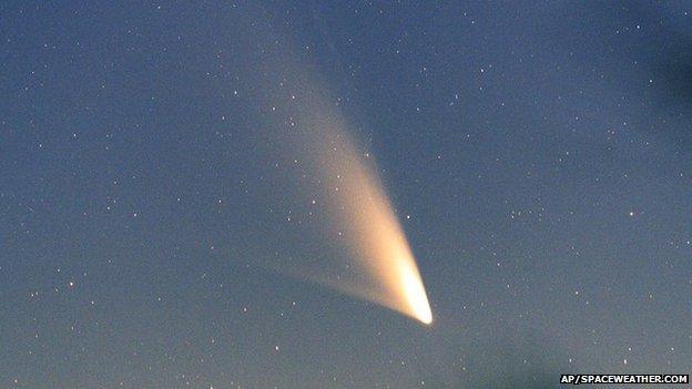 Comet PANSTARRS C/2011 L4 in the sky above New Zealand