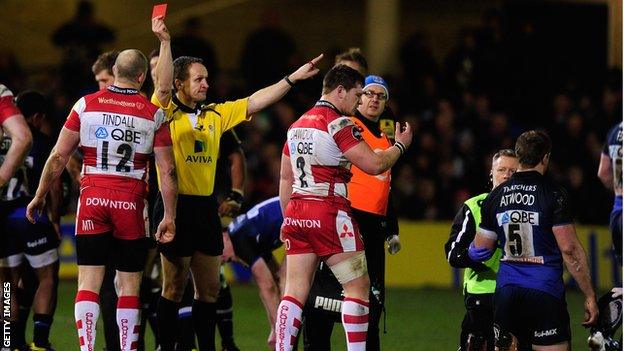 Darren Dawidiuk is sent off against Bath