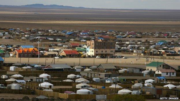 Mongolia - community grown up around Oyu Tolgoi mine