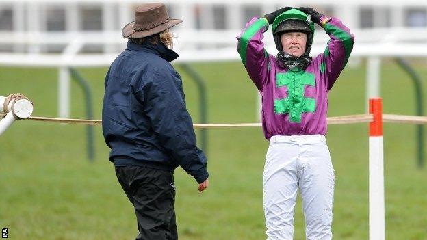 Oscar Delta unseats rider Jane Mangan