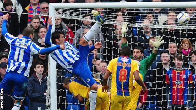 Leonardo Ulloa scores the opener