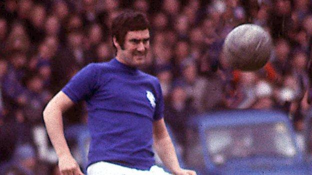 Jim Baxter in action for Rangers