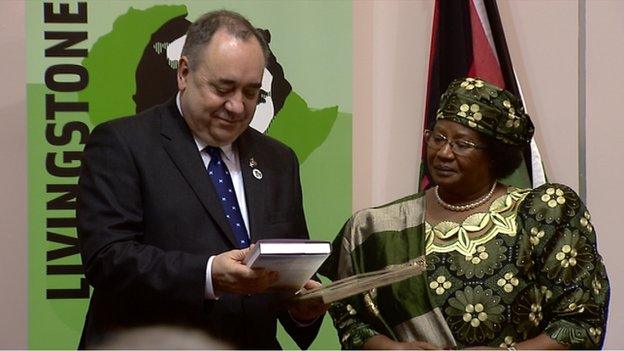 First Minister Alex Salmond welcomed Dr Joyce Banda to Blantyre