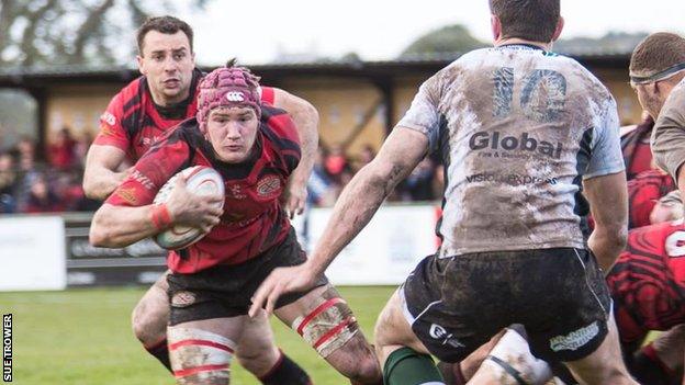 Jersey's Guy Thompson makes a break against Nottingham