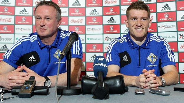 Northern Ireland captain Steven Davis with manager Michael O'Neill on Thursday