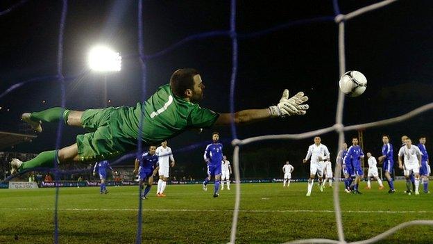 Wayne Rooney scores against San Marino