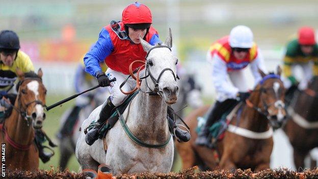 Katie Walsh riding Thousand Stars