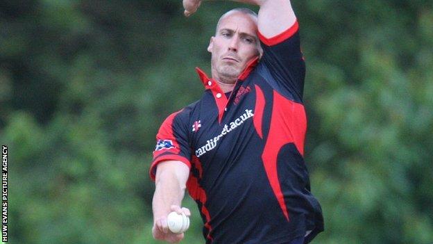 Simon Jones in action for Glamorgan