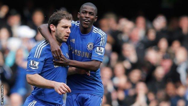 Branislav Ivanovic and Ramires celebrate