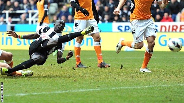 Papiss Cisse scores the winner for Newcastle against Fulham