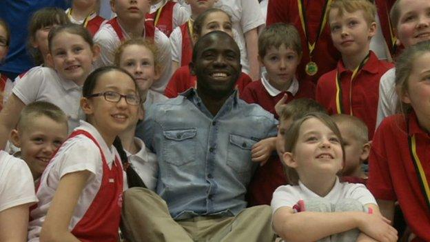 Fabrice Muamba and schoolchildren