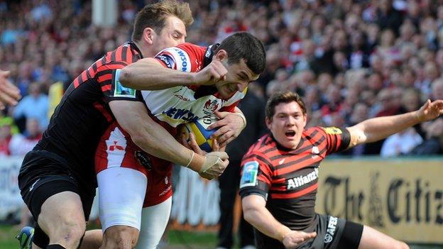 Jonny May crosses over for a Gloucester try