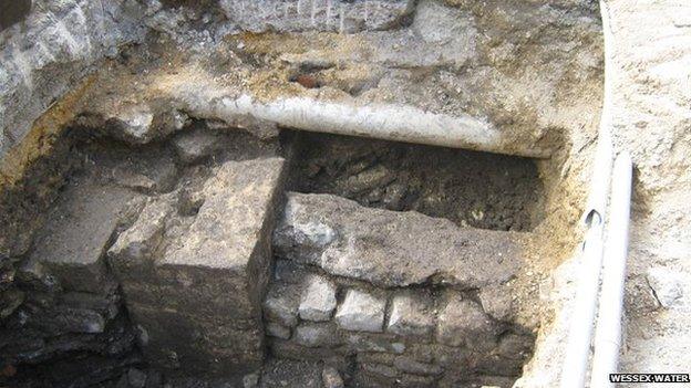 Roman walls, Bath