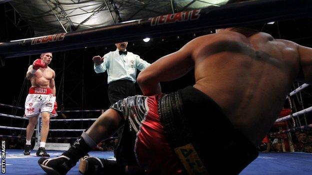 Martin Murray (right) in action against Sergio Martinez