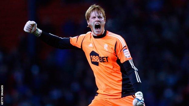 Adam Bogdan