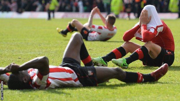 Marcello Trotta (r) after his penalty miss