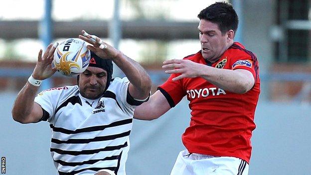 Marco Bortolami outjumps Paddy Butler to win a line-out