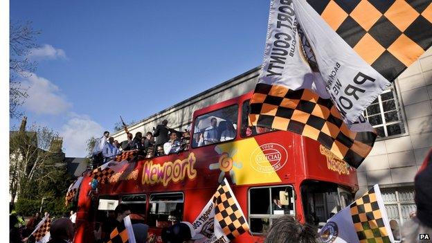 The open-top bus at the Civic Centre