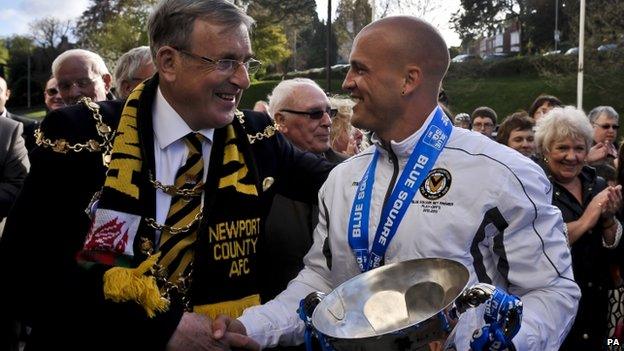 Newport captain David Pipe (right) meets city mayor John Guy