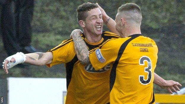 Calum Elliot celebrates for Alloa