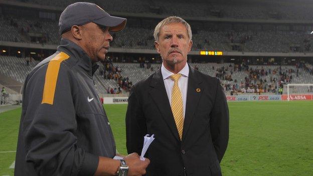 Kaizer Chiefs coach Stewart Baxter (right)