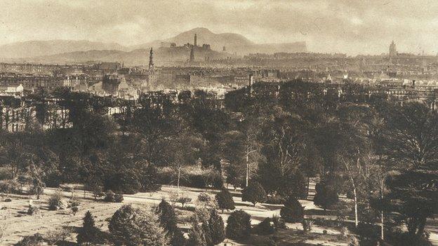 Looking out over the city from Inverleith gardens in Edinburgh