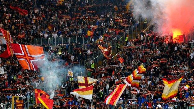 Roma fans