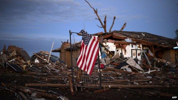 US flag seen in the debris of Oklahoma tornado, 21 May 2013