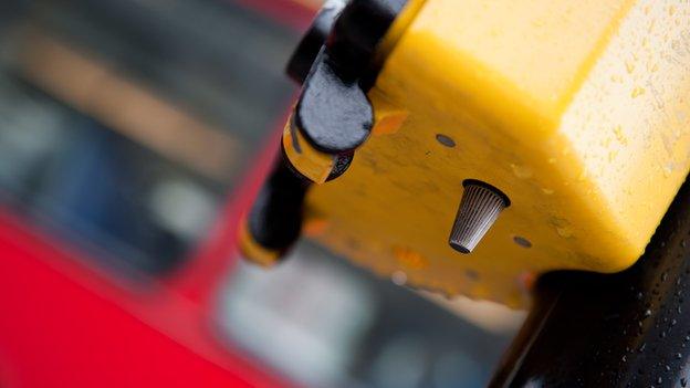 Rotating cone on pelican crossing