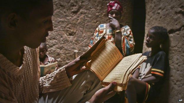 Manuscripts in Timbuktu (2004)