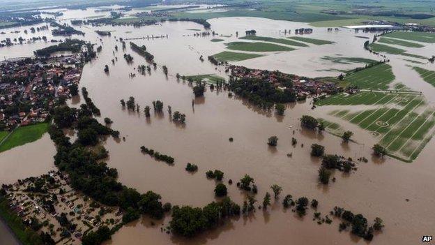 Floodwaters around Melnik, Czech Republic (4 June)