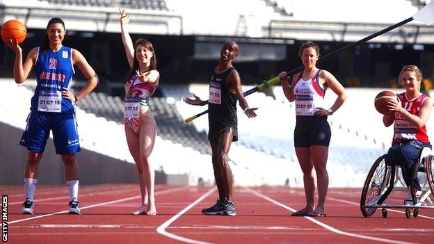 Dominique Allen, Yvette Baker, Mo Farah, Sophie Hoskins and Maddie Thompson