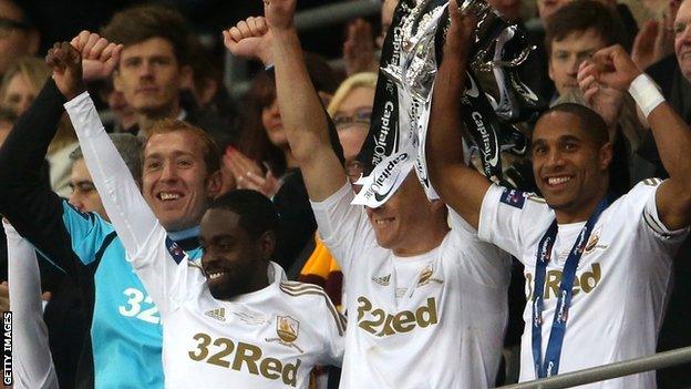 Swansea lift Capital One Cup