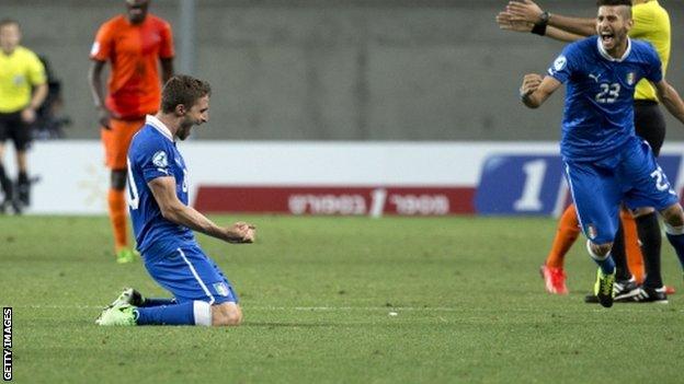 Italy's Fabio Borini celebrates